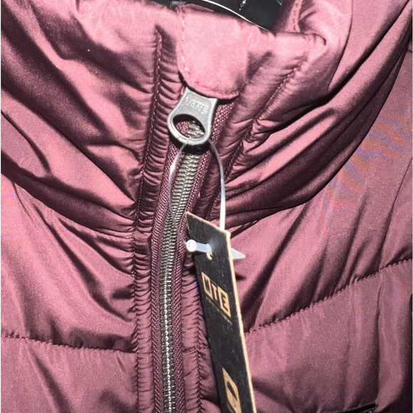 NWT VANS MAROON LIGHT FOUNDRY PUFFER JACKET MTE WOMENS XS VERY SOFT! - Picture 4 of 15